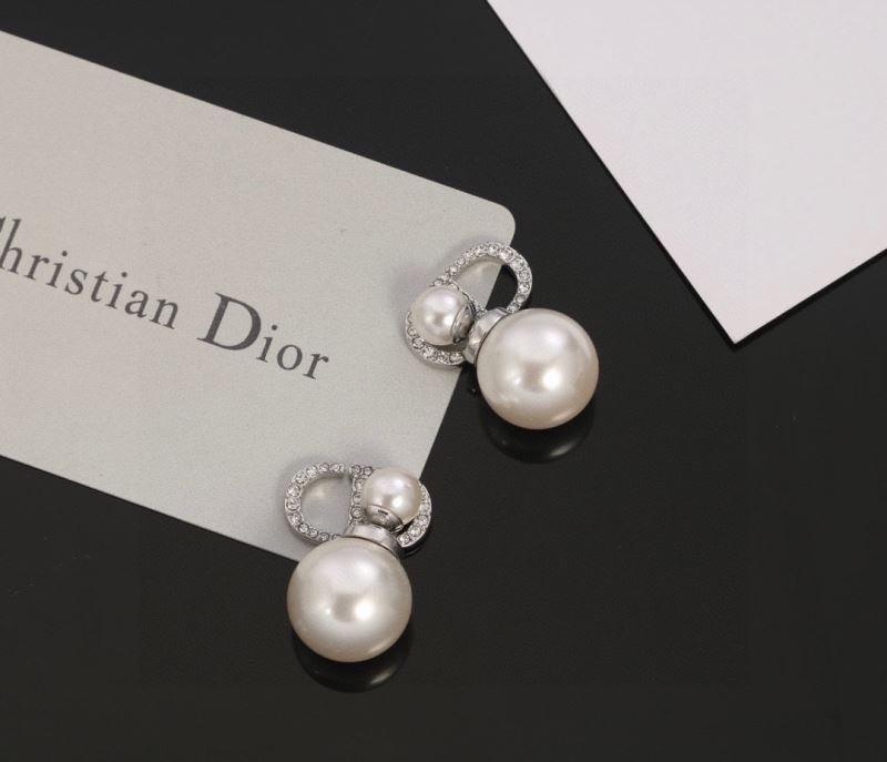 chr1st1an D10r earrings